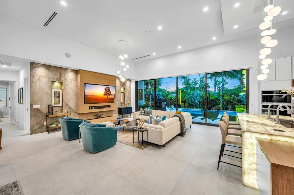 215 NE 28TH COURT Wilton Manors, FL 33334