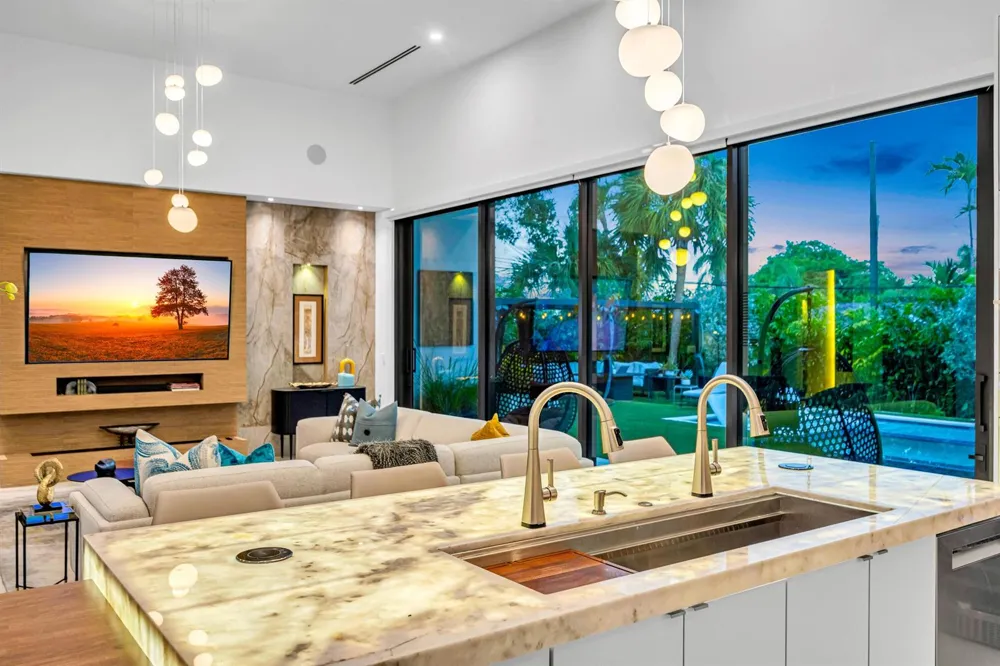 215 NE 28TH COURT Wilton Manors, FL 33334