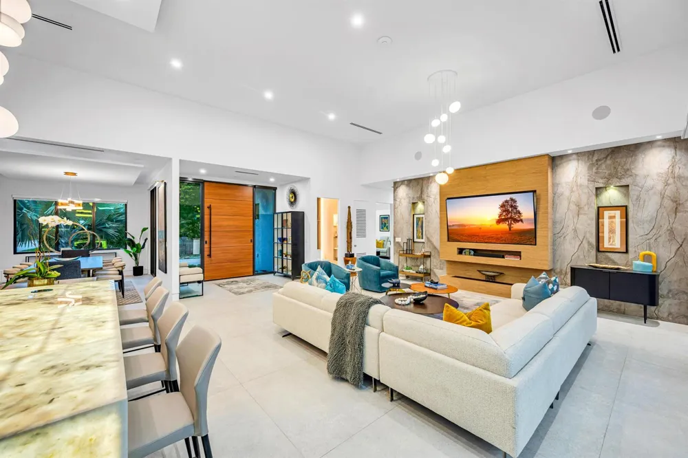 215 NE 28TH COURT Wilton Manors, FL 33334