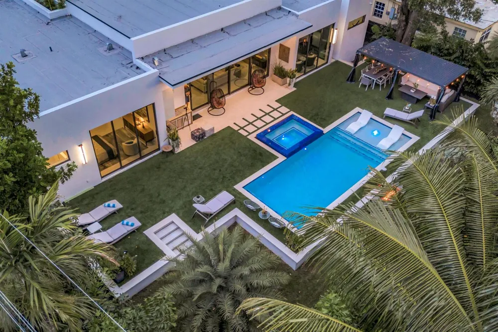 215 NE 28TH COURT Wilton Manors, FL 33334
