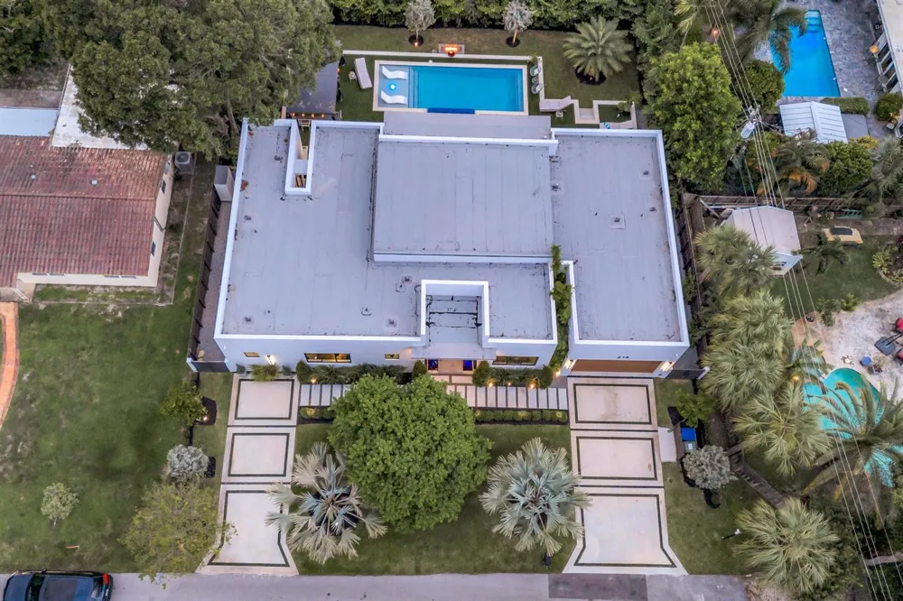 215 NE 28TH COURT Wilton Manors, FL 33334