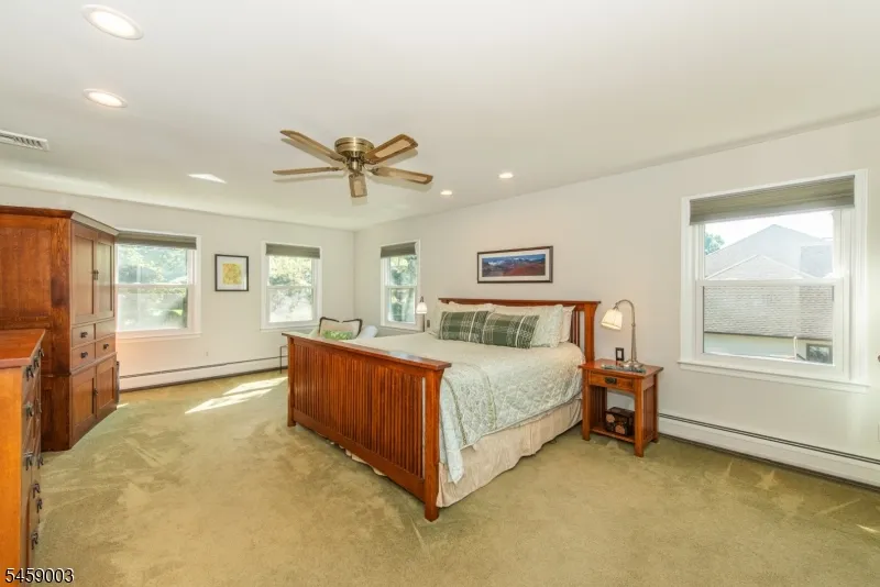 10 Weiss Dr Montville, NJ 07082
