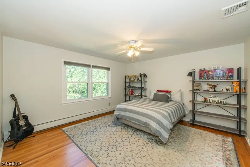 10 Weiss Dr Montville, NJ 07082