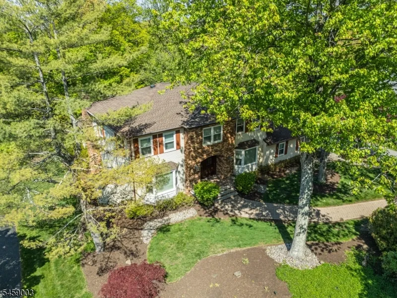 10 Weiss Dr Montville, NJ 07082