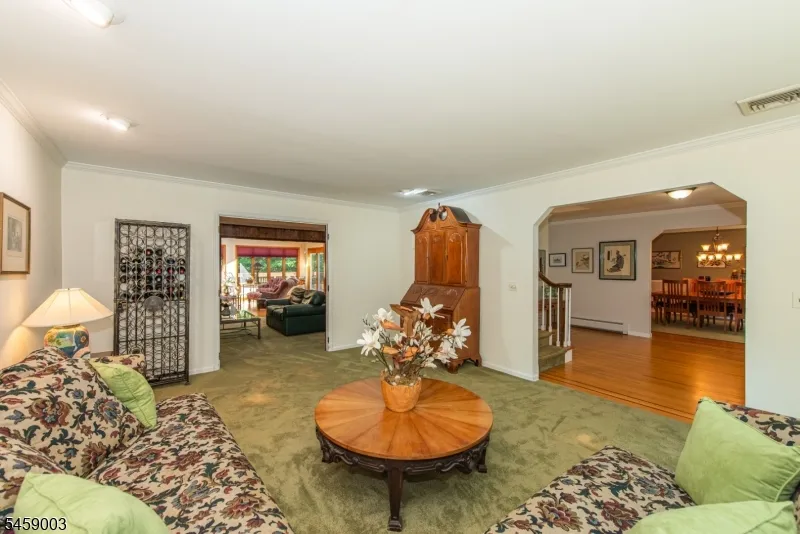 10 Weiss Dr Montville, NJ 07082