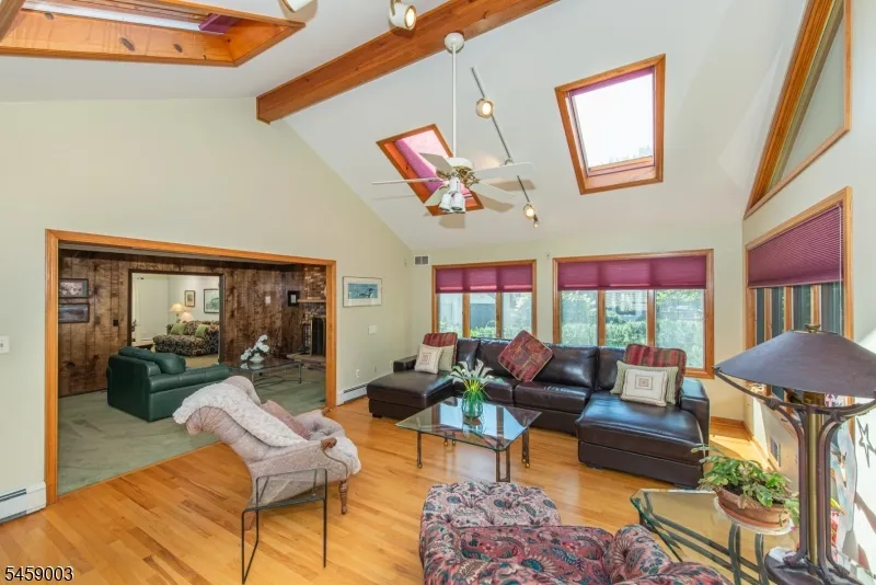 10 Weiss Dr Montville, NJ 07082