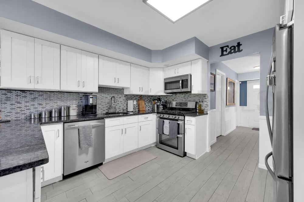 12 Yellowstone Lane Howell, NJ 07731