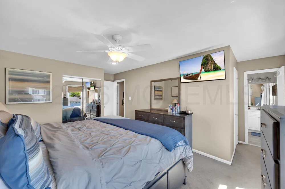 12 Yellowstone Lane Howell, NJ 07731