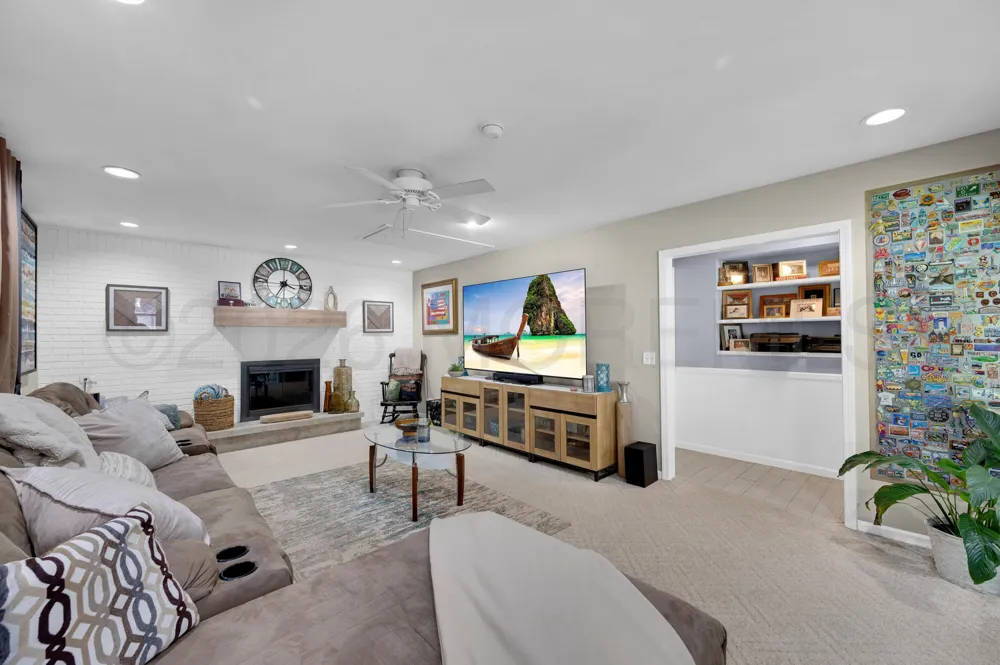 12 Yellowstone Lane Howell, NJ 07731