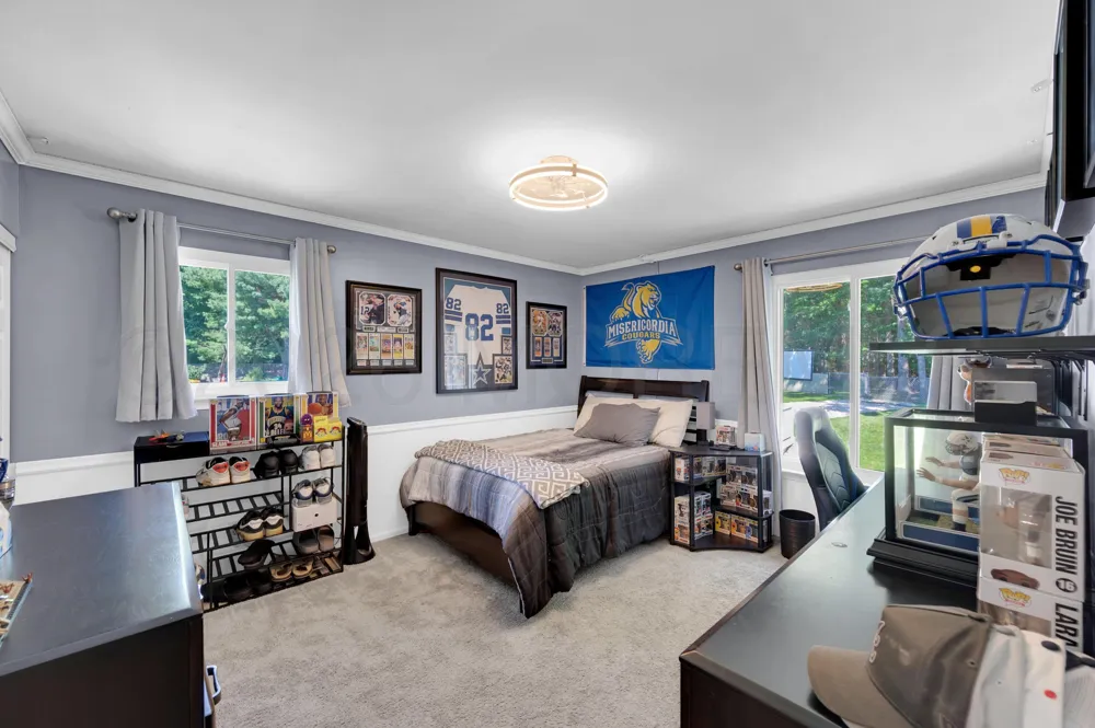12 Yellowstone Lane Howell, NJ 07731