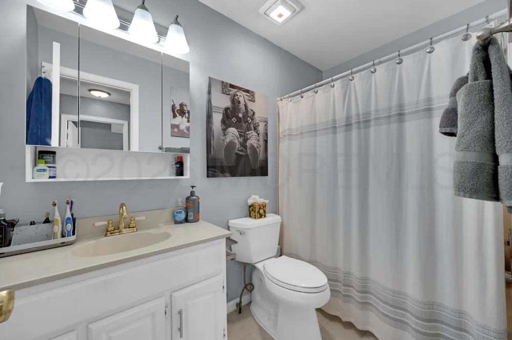 12 Yellowstone Lane Howell, NJ 07731