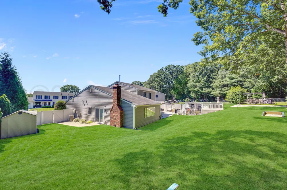12 Yellowstone Lane Howell, NJ 07731