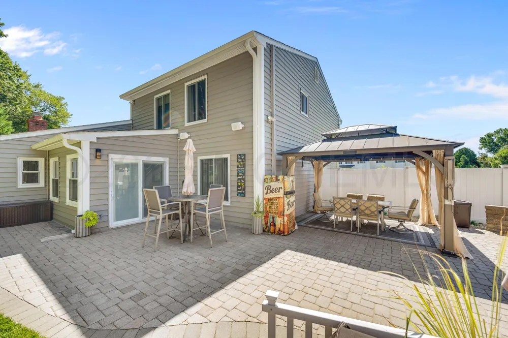 12 Yellowstone Lane Howell, NJ 07731