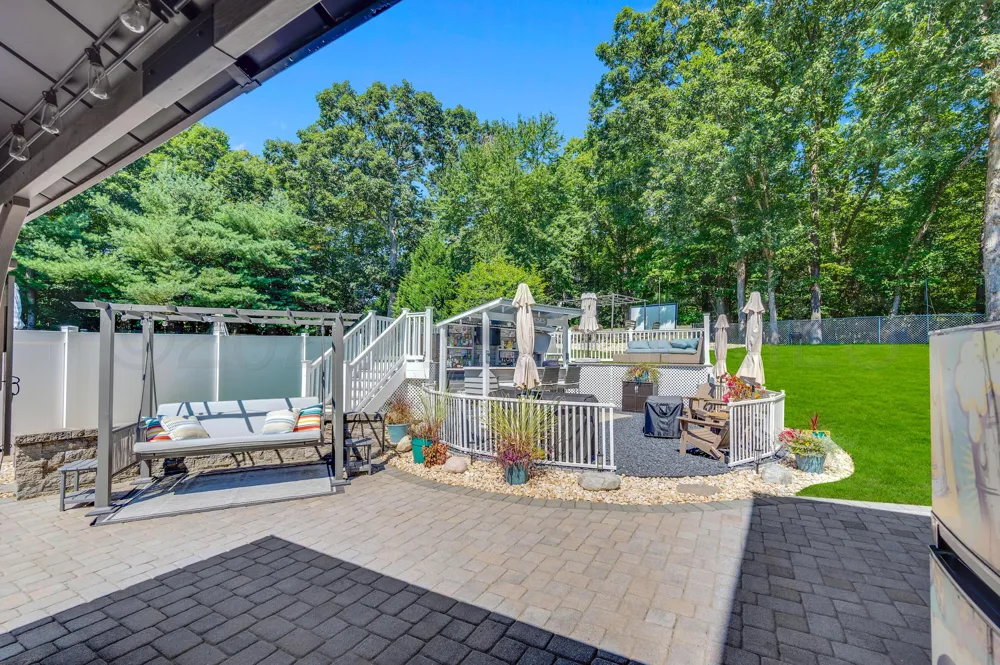 12 Yellowstone Lane Howell, NJ 07731