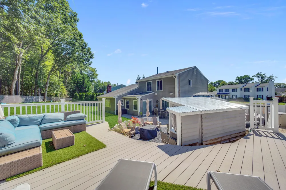 12 Yellowstone Lane Howell, NJ 07731