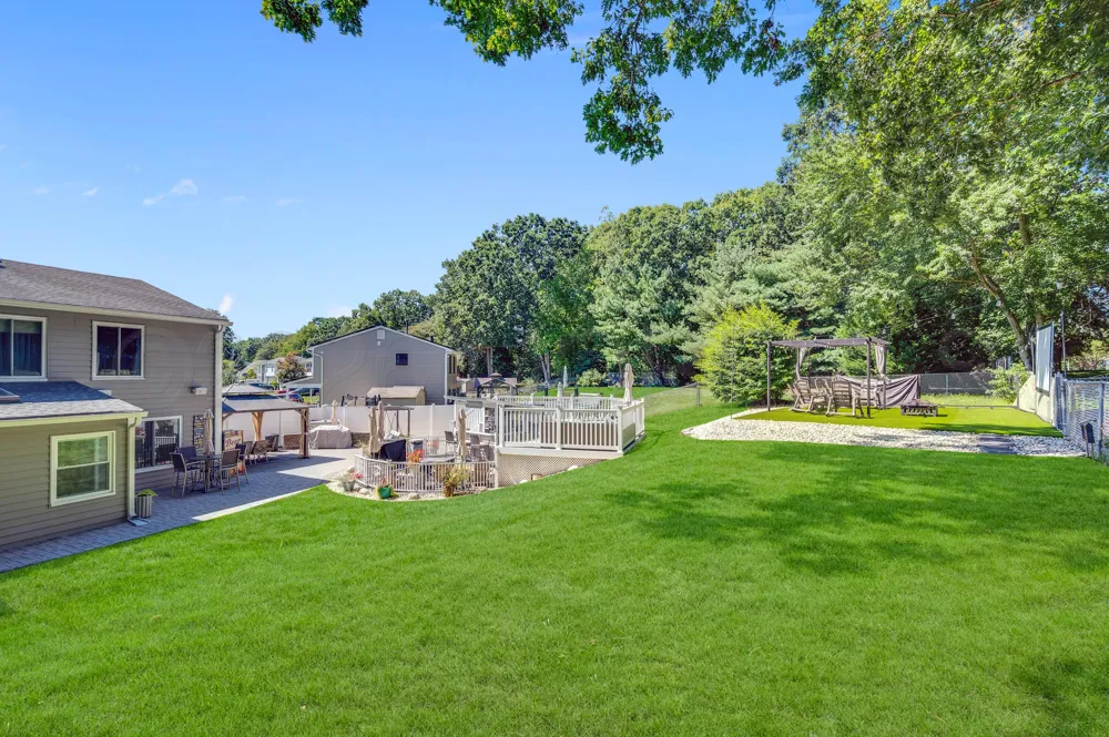 12 Yellowstone Lane Howell, NJ 07731