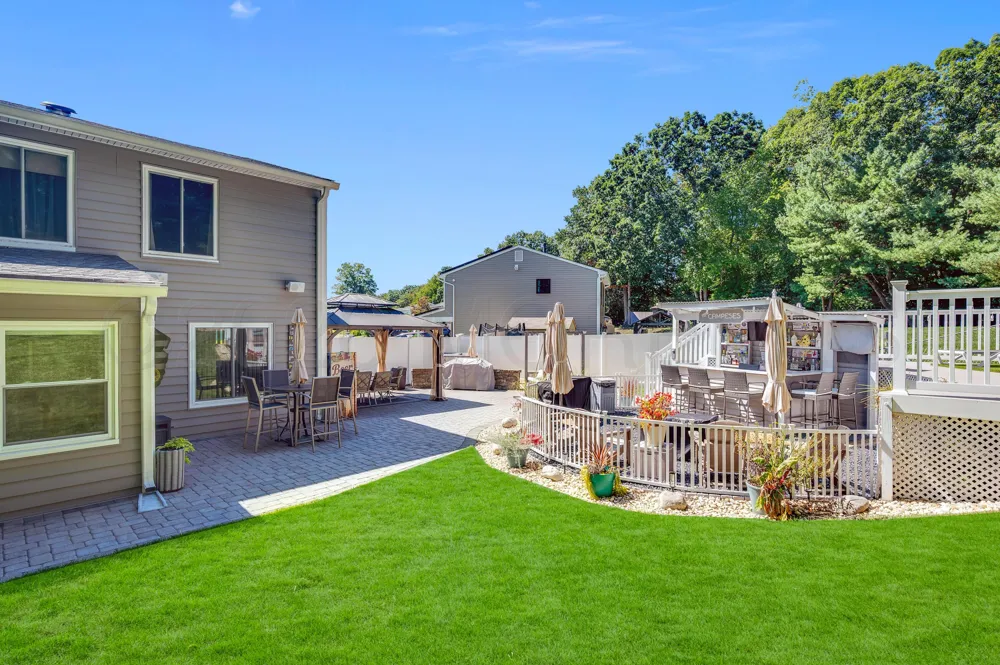 12 Yellowstone Lane Howell, NJ 07731