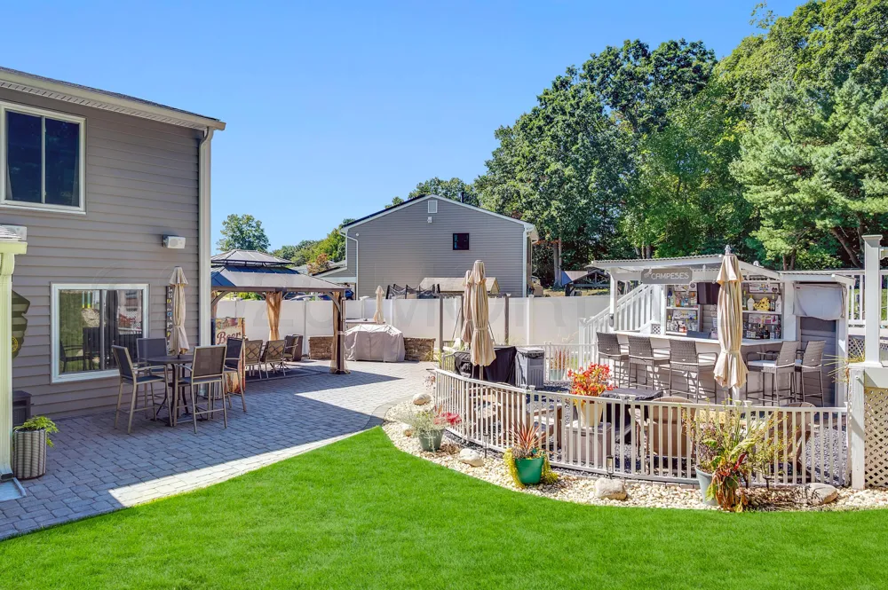 12 Yellowstone Lane Howell, NJ 07731