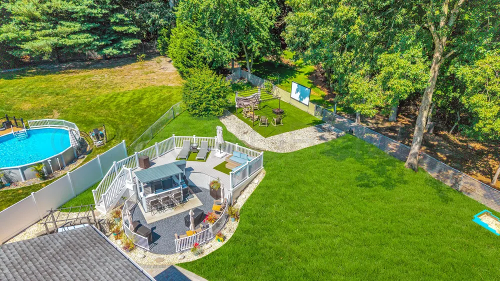 12 Yellowstone Lane Howell, NJ 07731