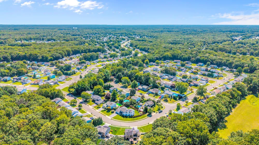 12 Yellowstone Lane Howell, NJ 07731