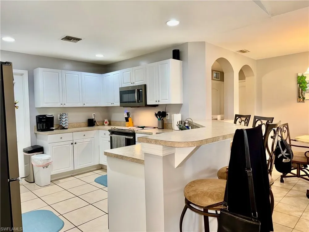 2133 NE 19th Place Cape Coral, FL 33909