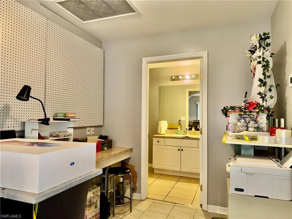 2133 NE 19th Place Cape Coral, FL 33909