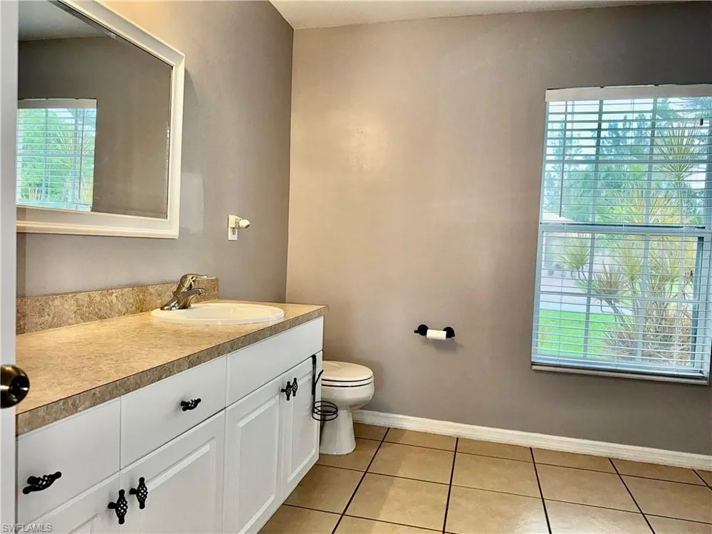 2133 NE 19th Place Cape Coral, FL 33909