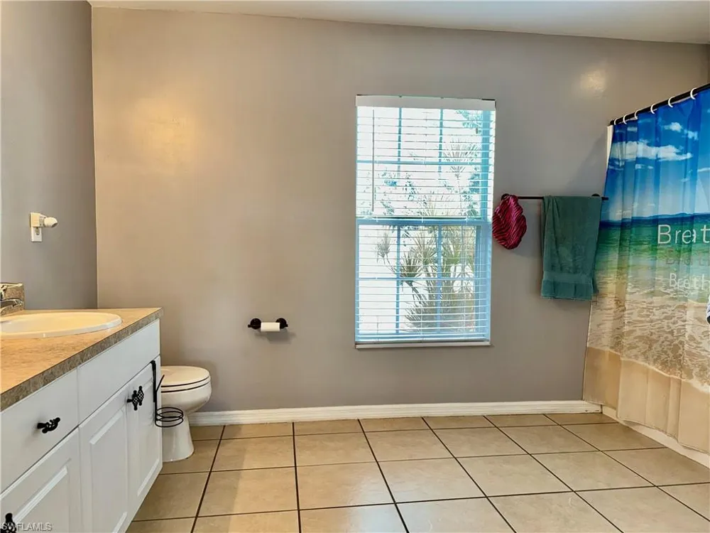 2133 NE 19th Place Cape Coral, FL 33909