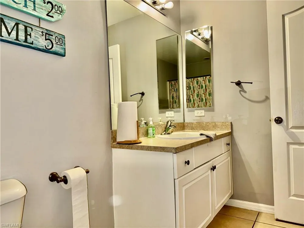 2133 NE 19th Place Cape Coral, FL 33909