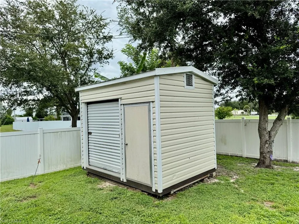 2133 NE 19th Place Cape Coral, FL 33909