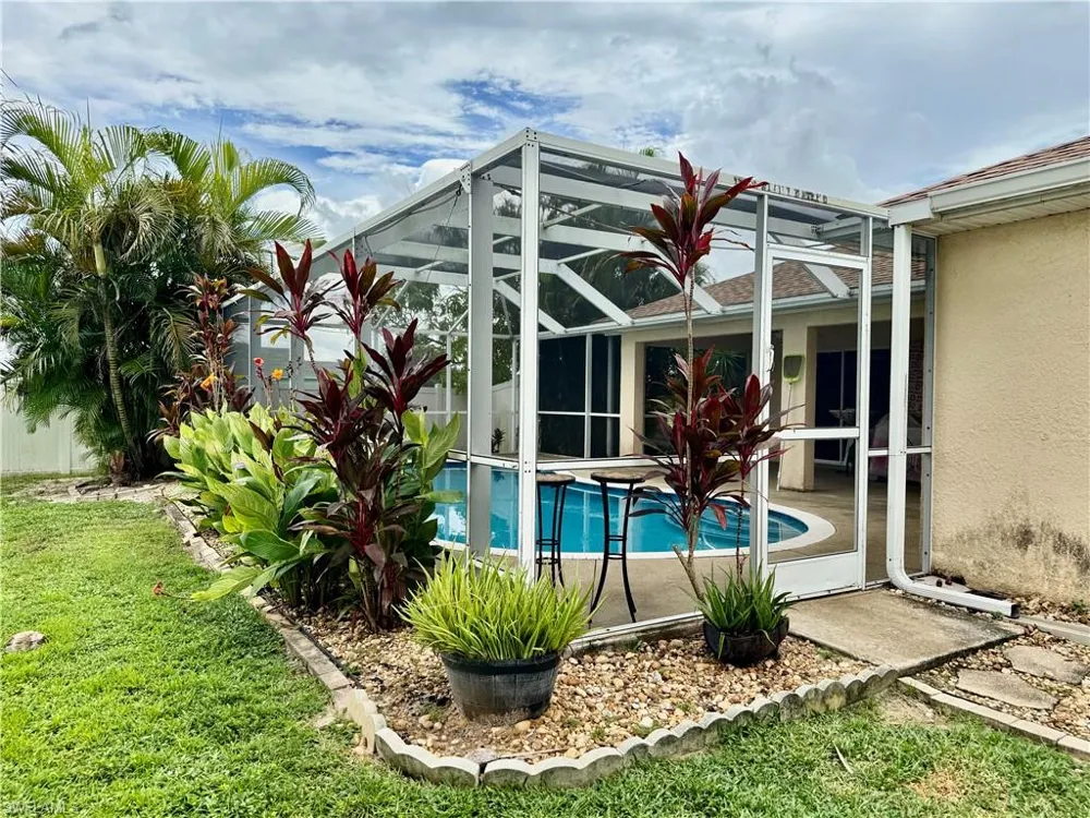 2133 NE 19th Place Cape Coral, FL 33909