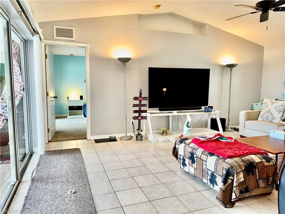 2133 NE 19th Place Cape Coral, FL 33909