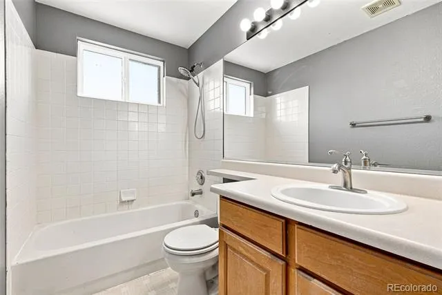 5307 S Liverpool Way Centennial, CO 80015