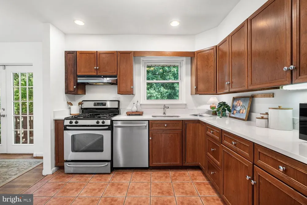 2305 PEGGY LANE Silver Spring, MD 20910