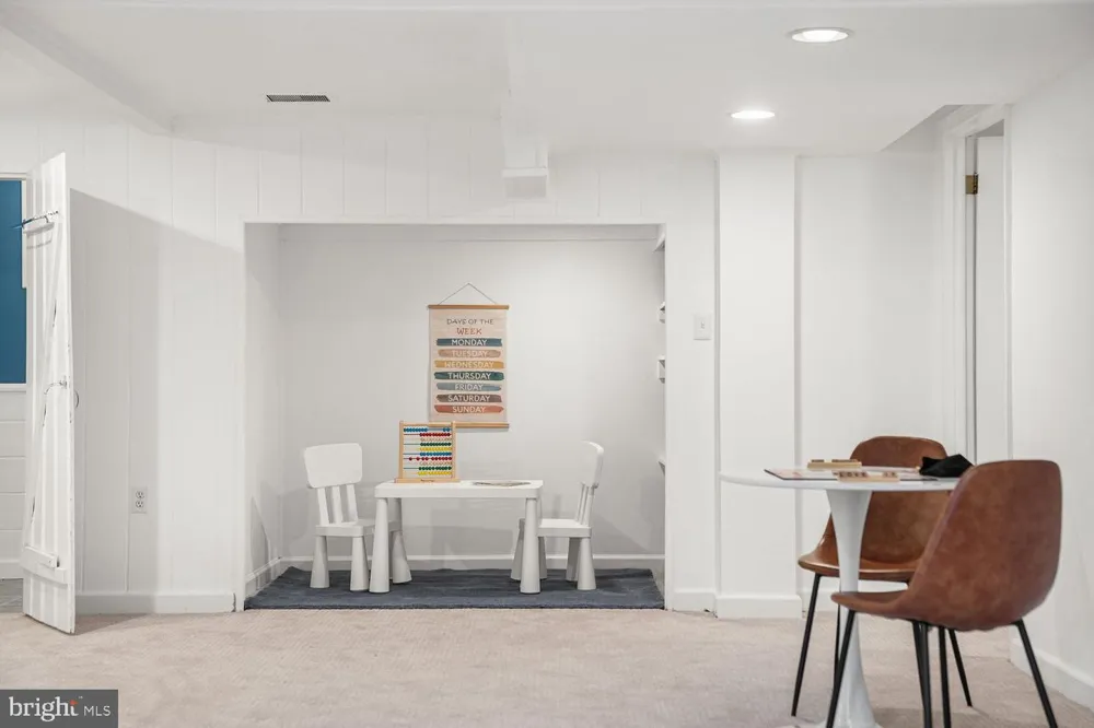 2305 PEGGY LANE Silver Spring, MD 20910