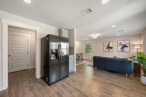 201 Trellis Boulevard
