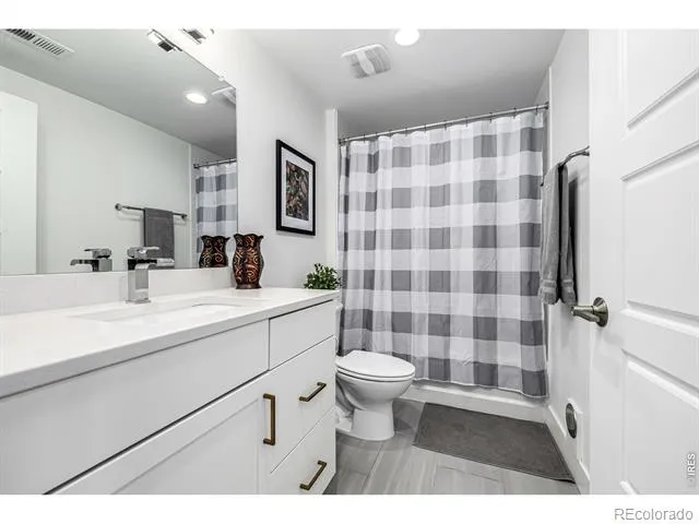 6820 E Lowry Boulevard Denver, CO 80230