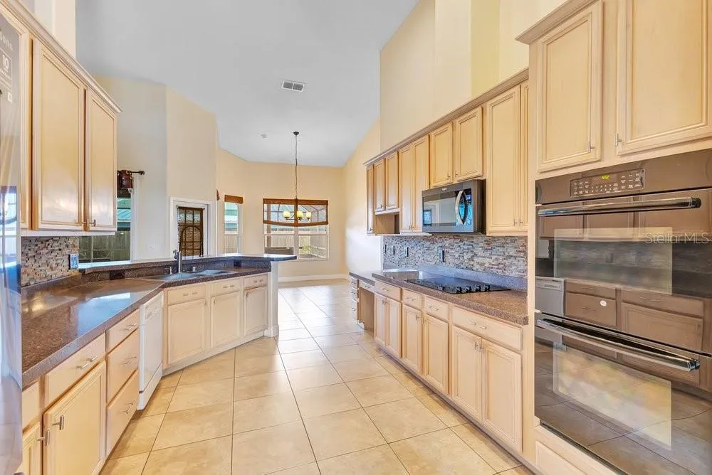 407 THUNDER GULCH COURT Orlando, FL 32824