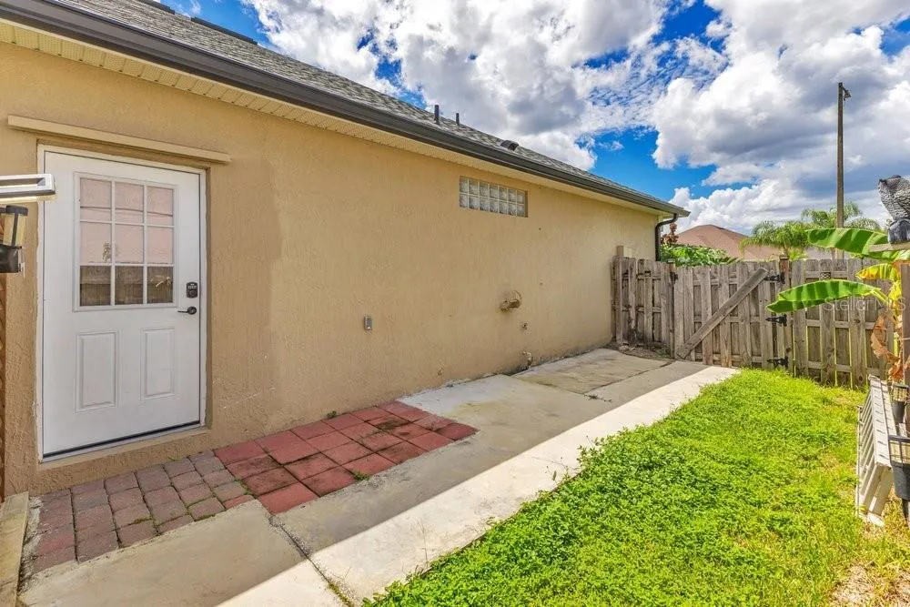 407 THUNDER GULCH COURT Orlando, FL 32824