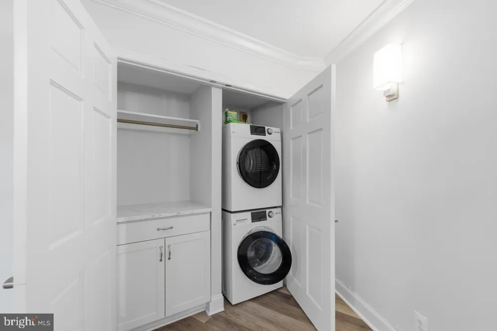 5901 MOUNT EAGLE DRIVE #111 Alexandria, VA 22303