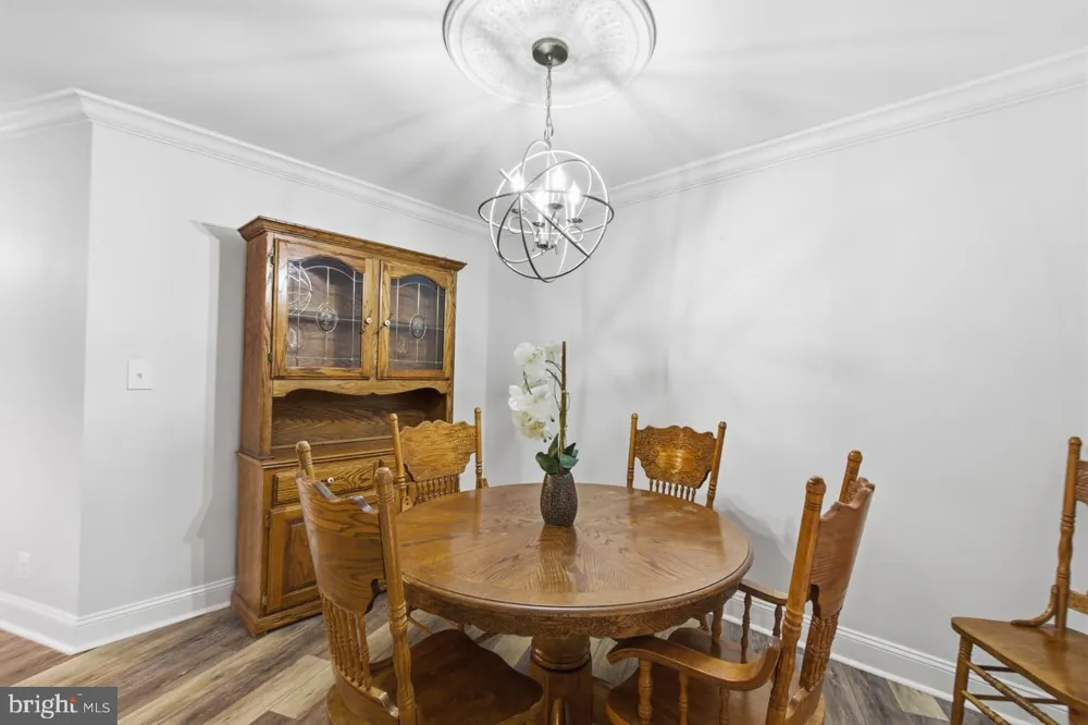 5901 MOUNT EAGLE DRIVE #111 Alexandria, VA 22303