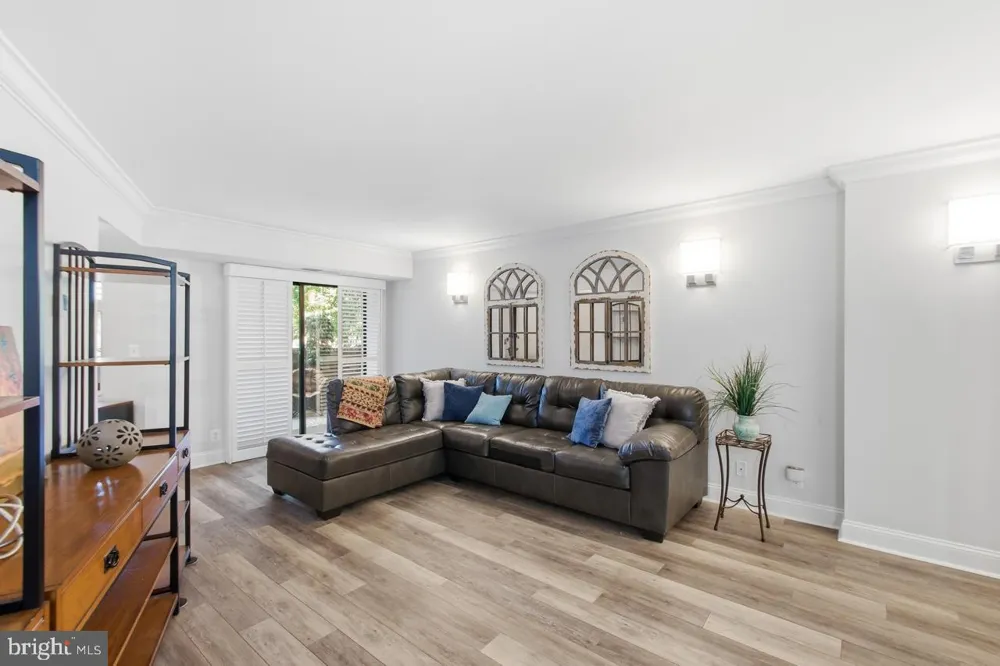 5901 MOUNT EAGLE DRIVE #111 Alexandria, VA 22303