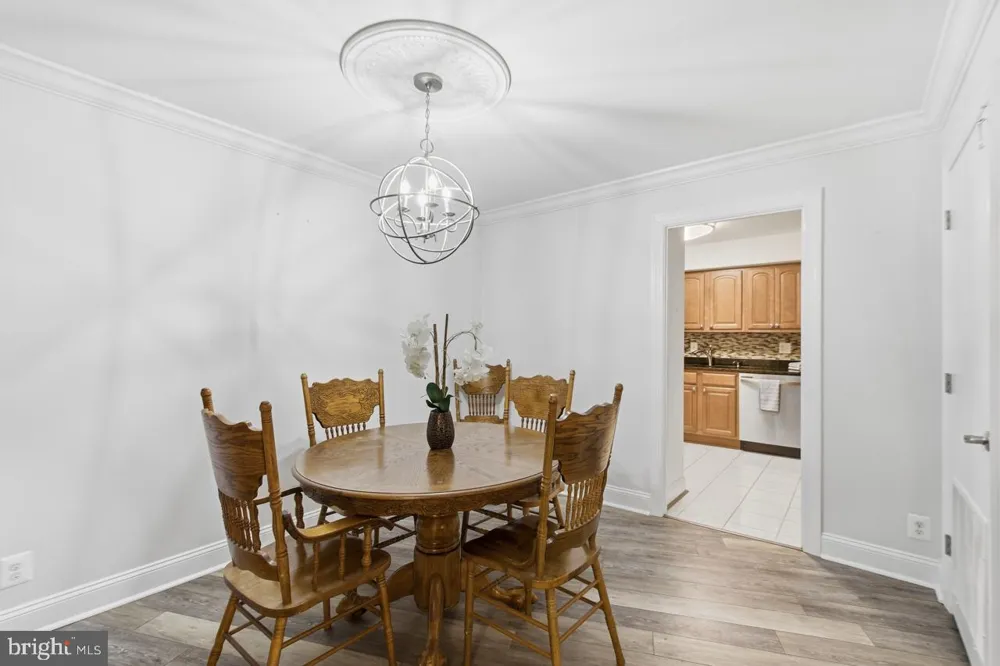 5901 MOUNT EAGLE DRIVE #111 Alexandria, VA 22303