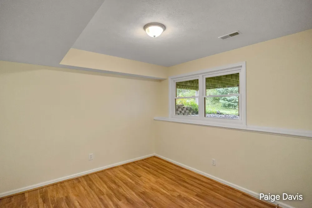 4596 Cider Wood Drive NW Grand Rapids, MI 49534