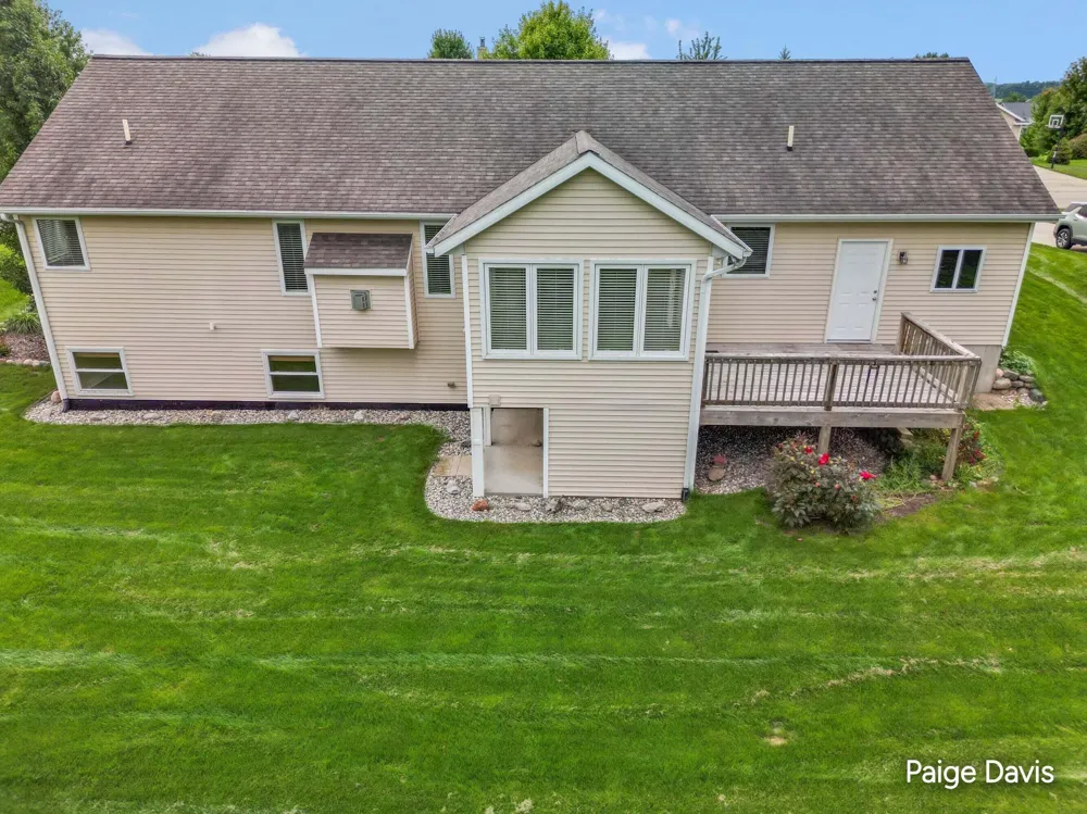 4596 Cider Wood Drive NW Grand Rapids, MI 49534