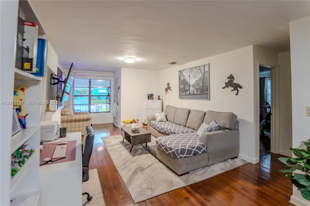 2530 Rodman Hollywood, FL 33020