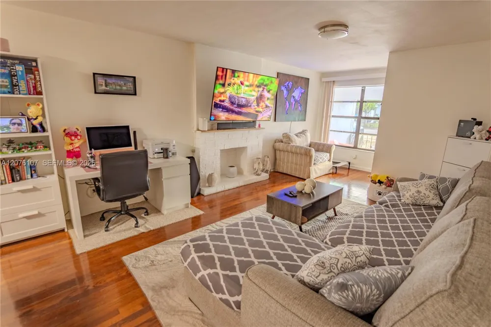2530 Rodman Hollywood, FL 33020