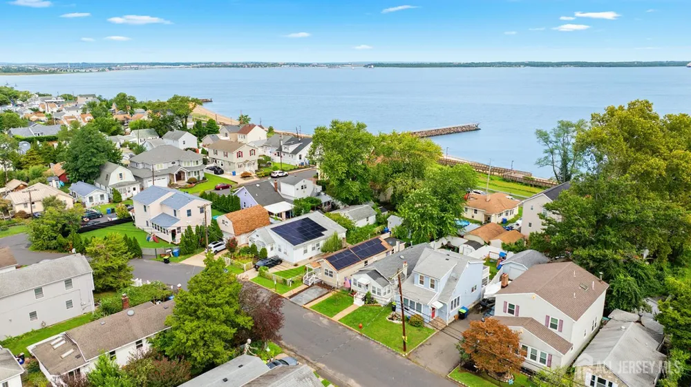 285 Shoreland Circle Old Bridge, NJ 08879