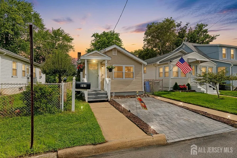 285 Shoreland Circle Old Bridge, NJ 08879