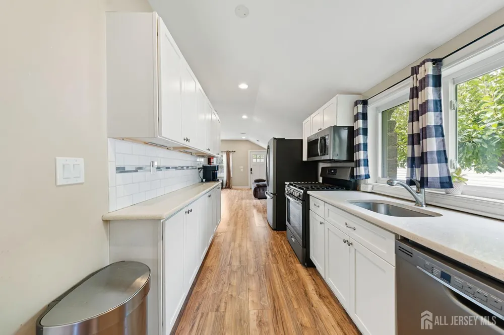 285 Shoreland Circle Old Bridge, NJ 08879